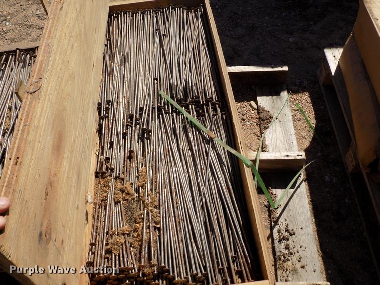 image for item FA9552 Approximately 7,000 bolts