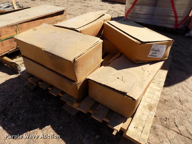 image for item FA9552 Approximately 7,000 bolts