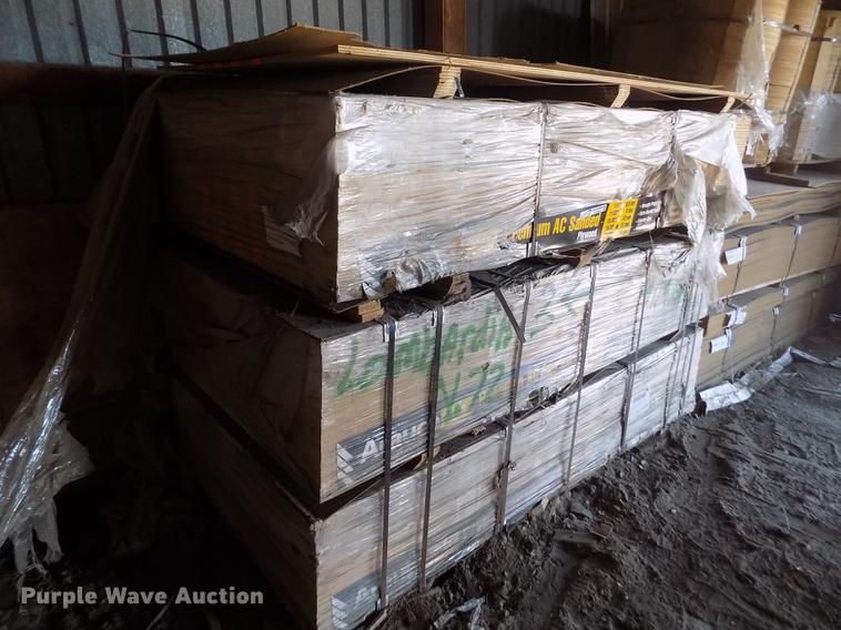image for item FA9560 Approximately 94 sheets Aruco plywood