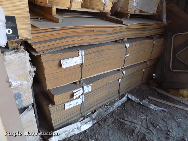 image for item FA9562 Approximately 300 sheets tempered hardboard