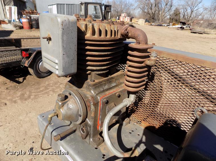 image for item FA9563 Industrial Air air compressor