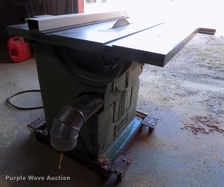 Oliver 232D table saw in Hoisington, KS Item FA9567 sold Purple Wave