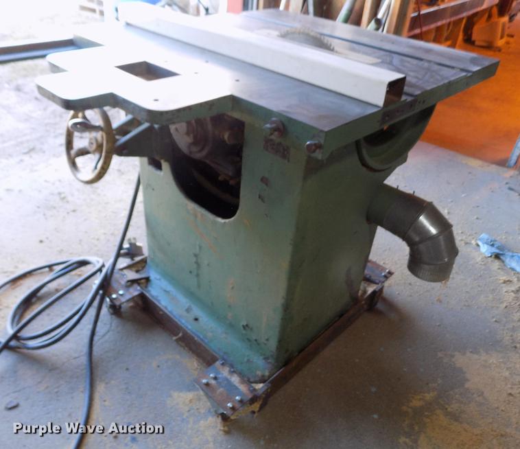 Oliver 232D table saw in Hoisington, KS Item FA9567 sold Purple Wave