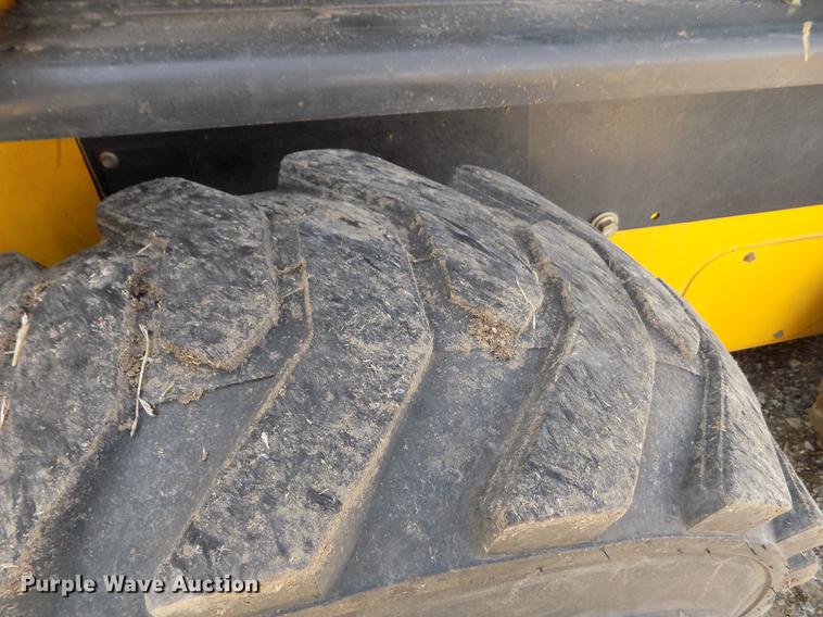 image for item FA9575 2014 New Holland L230 skid steer