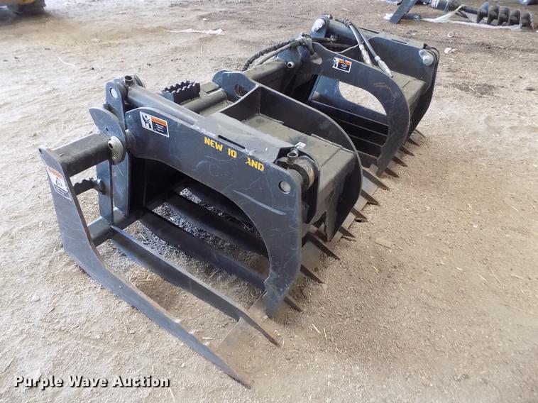 2014 New Holland grapple bucket in Holyrood, KS Item FA9577 sold