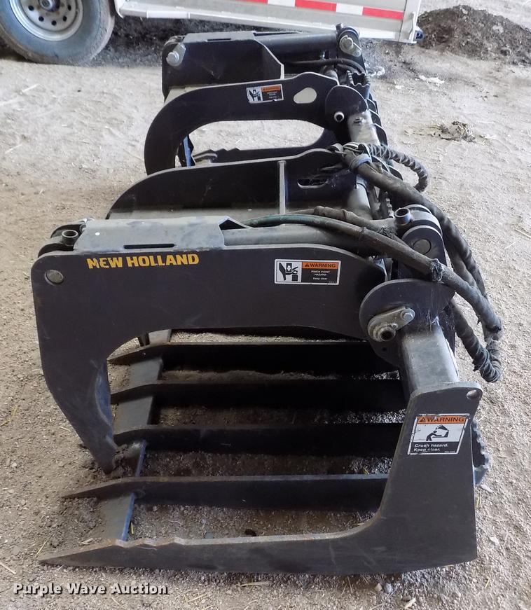 2014 New Holland grapple bucket in Holyrood, KS Item FA9577 sold