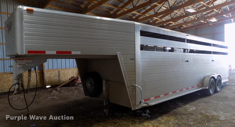 image for item FA9578 2011 Hillsboro Endura livestock trailer