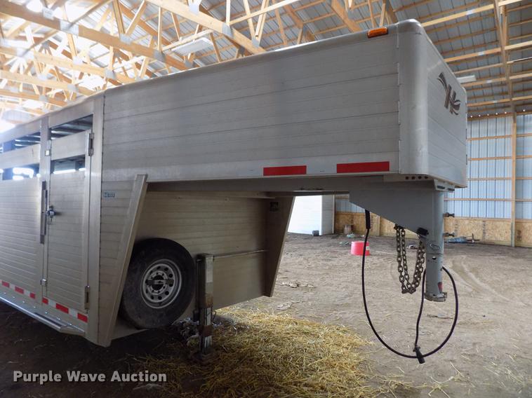 image for item FA9578 2011 Hillsboro Endura livestock trailer