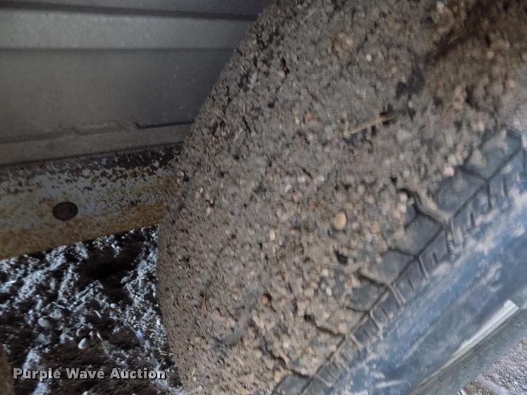 image for item FA9578 2011 Hillsboro Endura livestock trailer