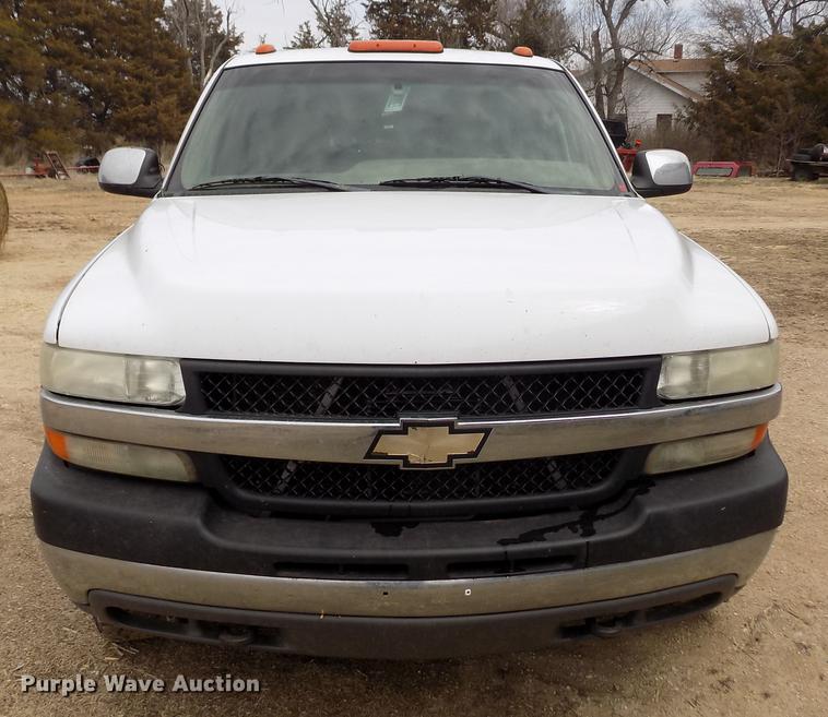 image for item FA9621 2002 Chevrolet Silverado 2500HD LS Ext. Cab pickup truck