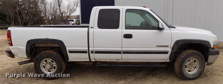 image for item FA9621 2002 Chevrolet Silverado 2500HD LS Ext. Cab pickup truck