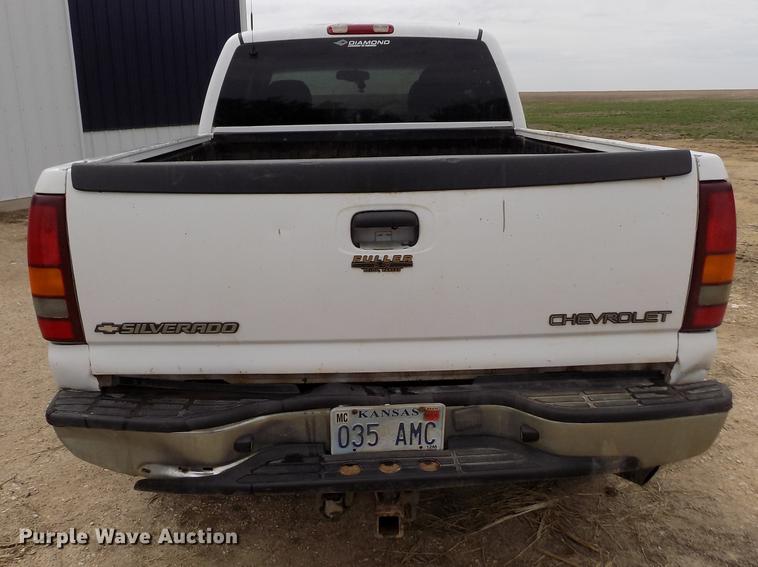 image for item FA9621 2002 Chevrolet Silverado 2500HD LS Ext. Cab pickup truck