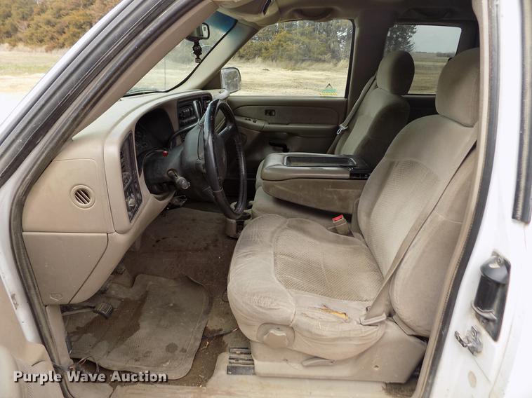 image for item FA9621 2002 Chevrolet Silverado 2500HD LS Ext. Cab pickup truck