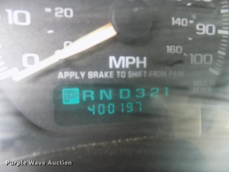 image for item FA9621 2002 Chevrolet Silverado 2500HD LS Ext. Cab pickup truck