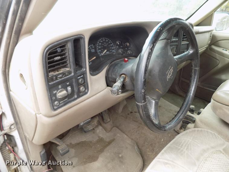 image for item FA9621 2002 Chevrolet Silverado 2500HD LS Ext. Cab pickup truck