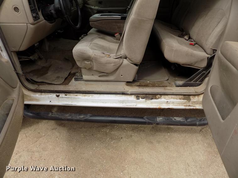 image for item FA9621 2002 Chevrolet Silverado 2500HD LS Ext. Cab pickup truck