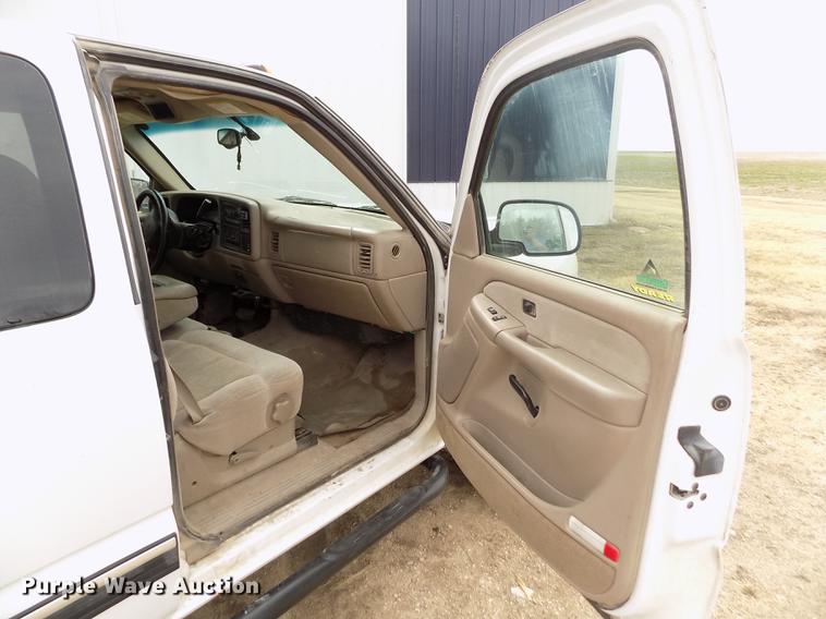 image for item FA9621 2002 Chevrolet Silverado 2500HD LS Ext. Cab pickup truck