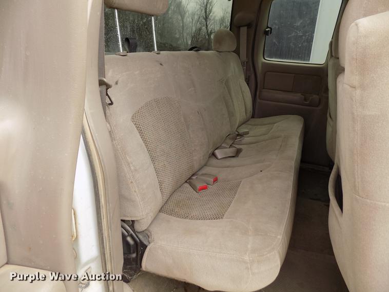 image for item FA9621 2002 Chevrolet Silverado 2500HD LS Ext. Cab pickup truck