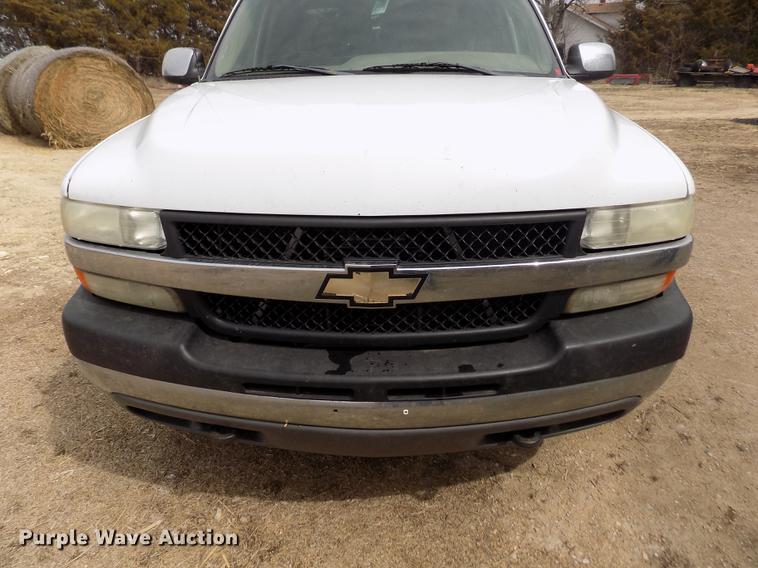 image for item FA9621 2002 Chevrolet Silverado 2500HD LS Ext. Cab pickup truck