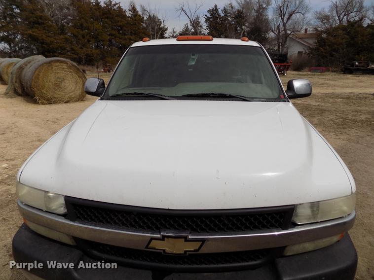 image for item FA9621 2002 Chevrolet Silverado 2500HD LS Ext. Cab pickup truck