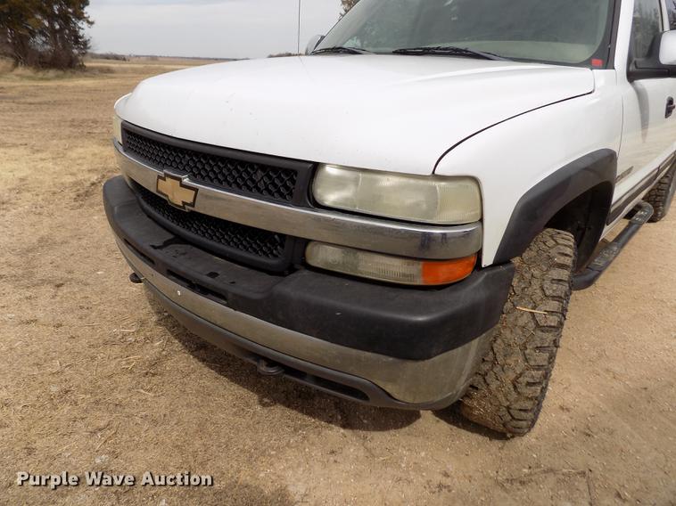 image for item FA9621 2002 Chevrolet Silverado 2500HD LS Ext. Cab pickup truck