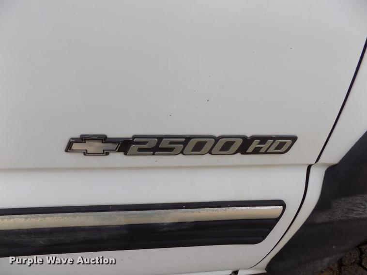 image for item FA9621 2002 Chevrolet Silverado 2500HD LS Ext. Cab pickup truck