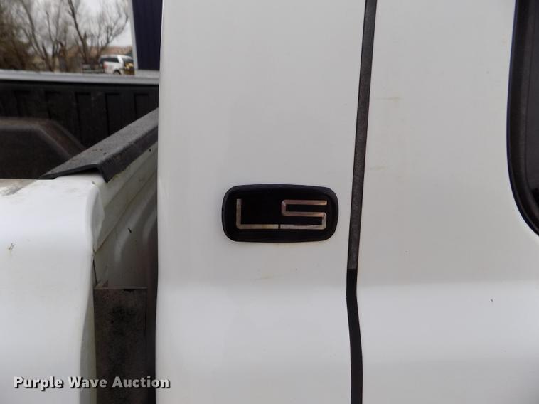 image for item FA9621 2002 Chevrolet Silverado 2500HD LS Ext. Cab pickup truck