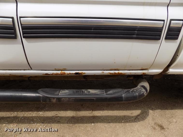 image for item FA9621 2002 Chevrolet Silverado 2500HD LS Ext. Cab pickup truck