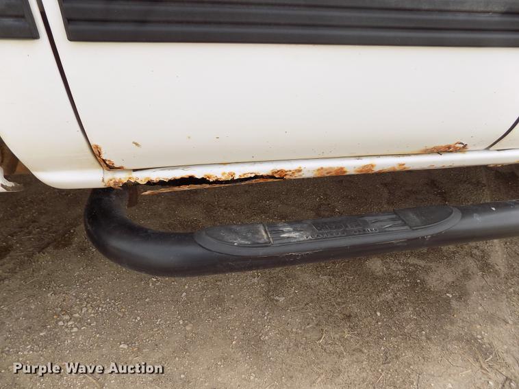 image for item FA9621 2002 Chevrolet Silverado 2500HD LS Ext. Cab pickup truck