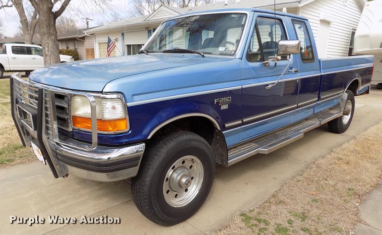 image for item FA9624 1996 Ford F250 XLT SuperCab pickup truck