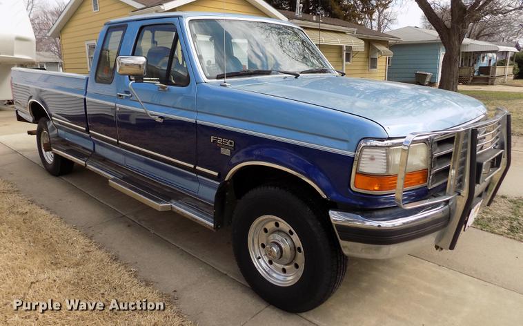 image for item FA9624 1996 Ford F250 XLT SuperCab pickup truck
