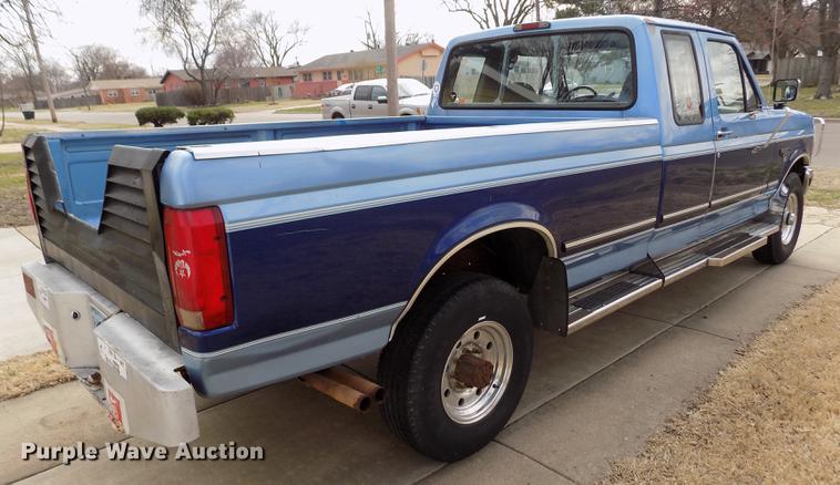 image for item FA9624 1996 Ford F250 XLT SuperCab pickup truck