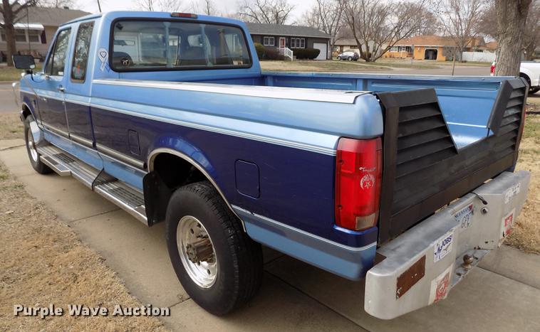 image for item FA9624 1996 Ford F250 XLT SuperCab pickup truck