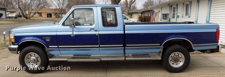 image for item FA9624 1996 Ford F250 XLT SuperCab pickup truck