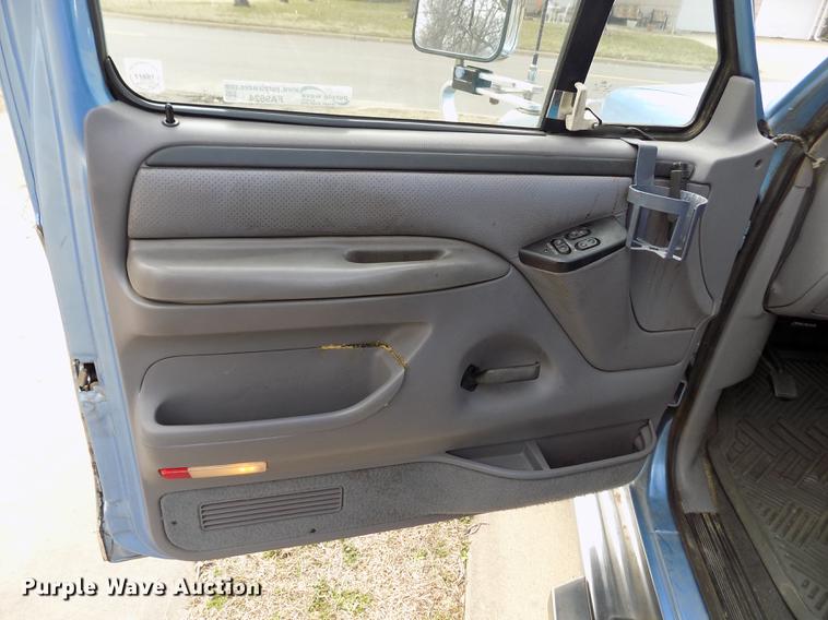 image for item FA9624 1996 Ford F250 XLT SuperCab pickup truck