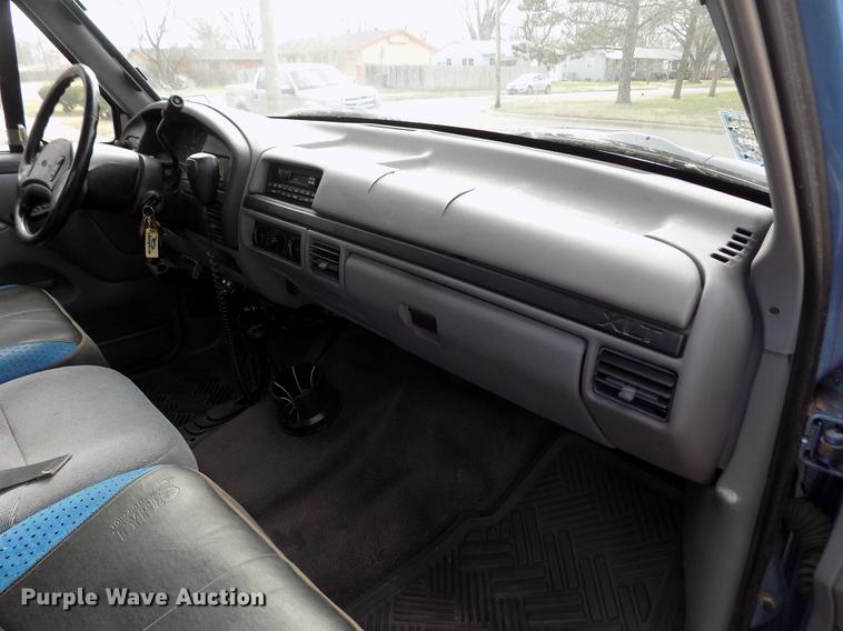 image for item FA9624 1996 Ford F250 XLT SuperCab pickup truck