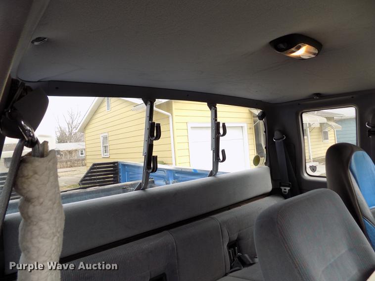 image for item FA9624 1996 Ford F250 XLT SuperCab pickup truck