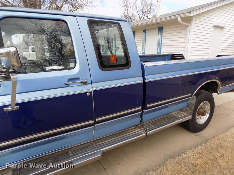 image for item FA9624 1996 Ford F250 XLT SuperCab pickup truck
