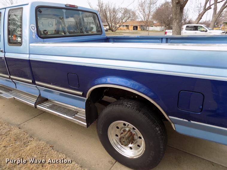 image for item FA9624 1996 Ford F250 XLT SuperCab pickup truck