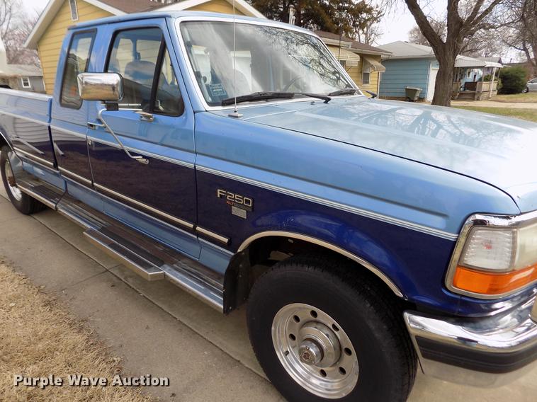 image for item FA9624 1996 Ford F250 XLT SuperCab pickup truck