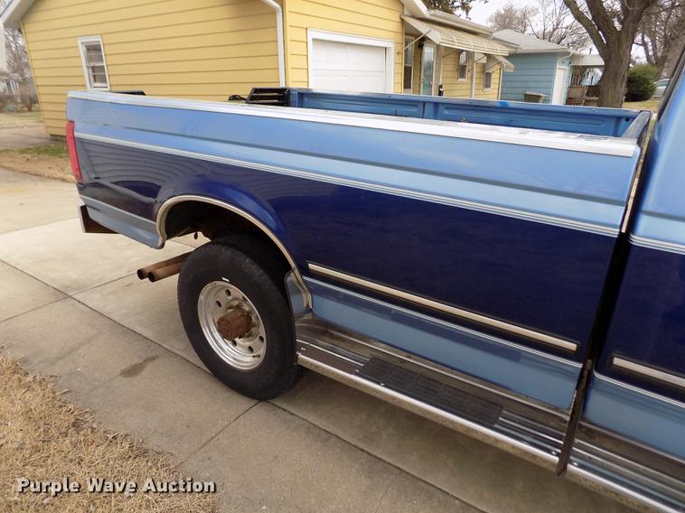 image for item FA9624 1996 Ford F250 XLT SuperCab pickup truck