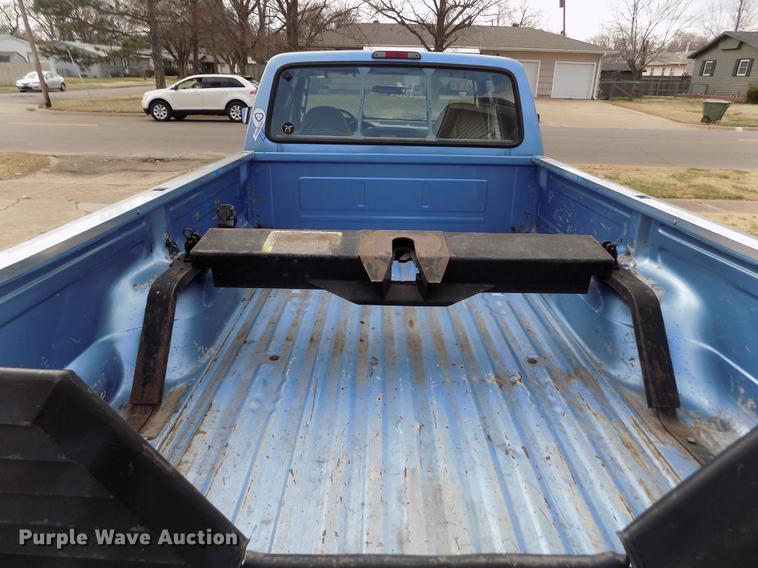image for item FA9624 1996 Ford F250 XLT SuperCab pickup truck