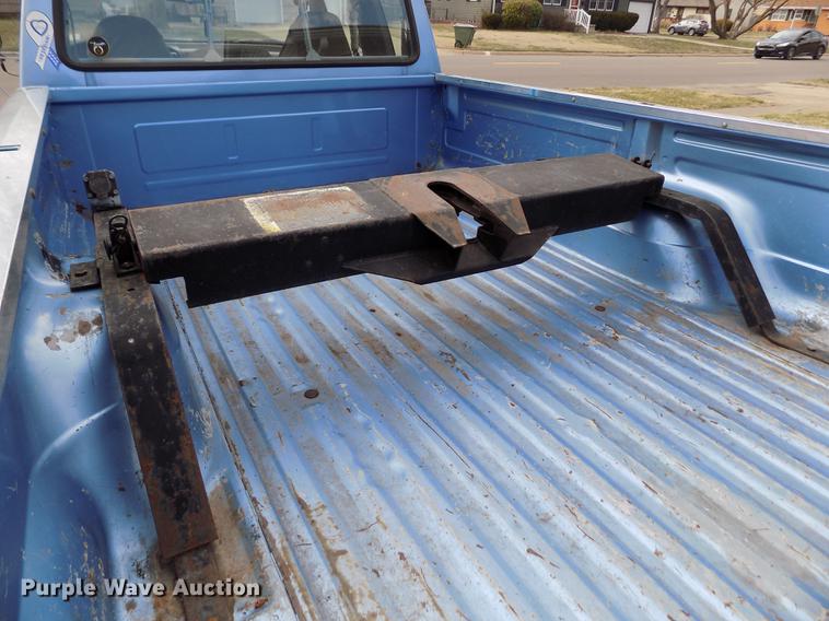 image for item FA9624 1996 Ford F250 XLT SuperCab pickup truck