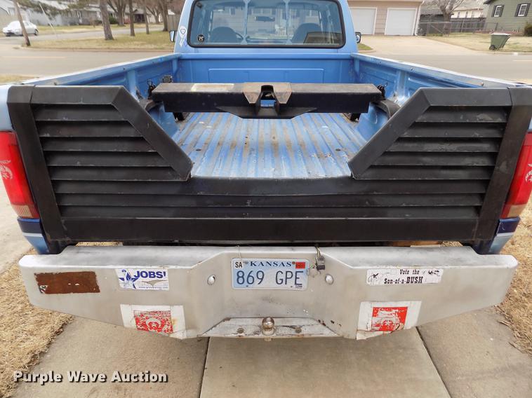 image for item FA9624 1996 Ford F250 XLT SuperCab pickup truck