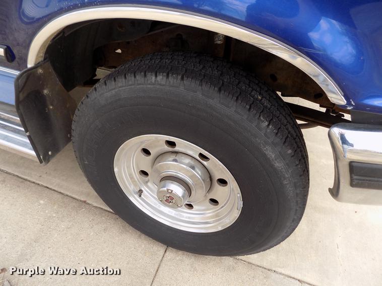 image for item FA9624 1996 Ford F250 XLT SuperCab pickup truck