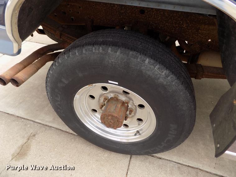 image for item FA9624 1996 Ford F250 XLT SuperCab pickup truck