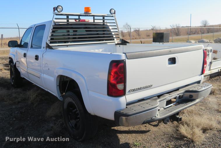 image for item FC9008 2007 Chevrolet Silverado 2500HD Crew Cab pickup truck