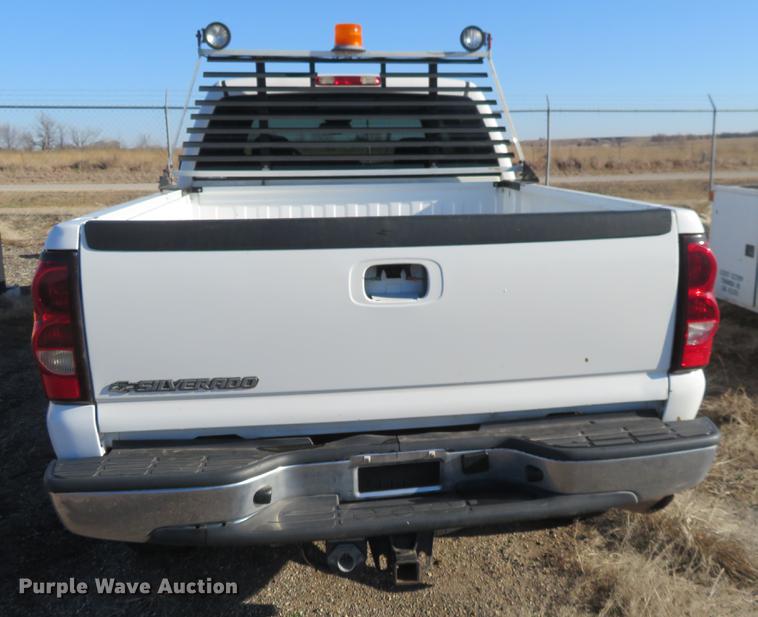 image for item FC9008 2007 Chevrolet Silverado 2500HD Crew Cab pickup truck