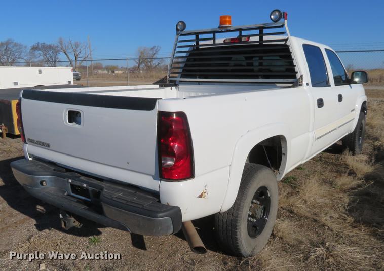 image for item FC9008 2007 Chevrolet Silverado 2500HD Crew Cab pickup truck