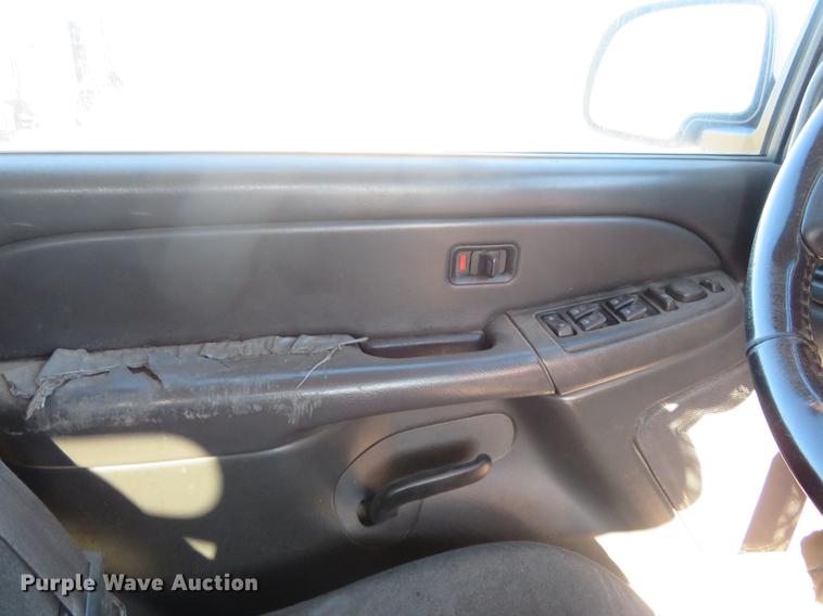 image for item FC9008 2007 Chevrolet Silverado 2500HD Crew Cab pickup truck